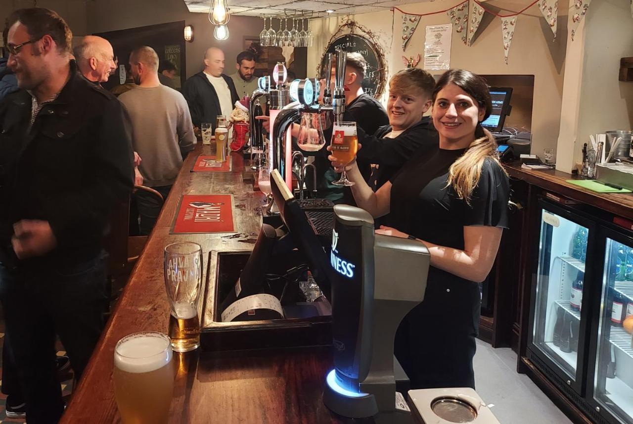 Готель Trawden Arms Community Owned Pub Winewall Екстер'єр фото