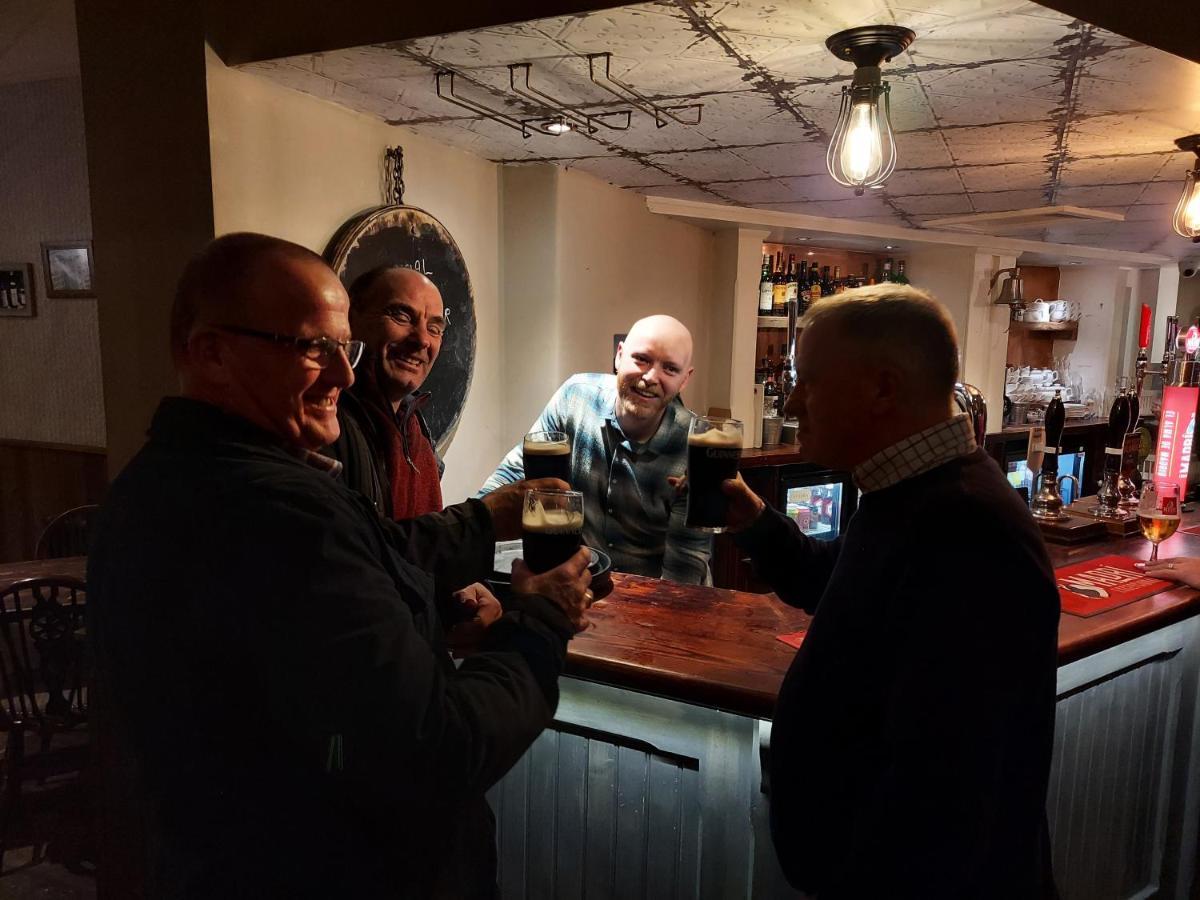 Готель Trawden Arms Community Owned Pub Winewall Екстер'єр фото