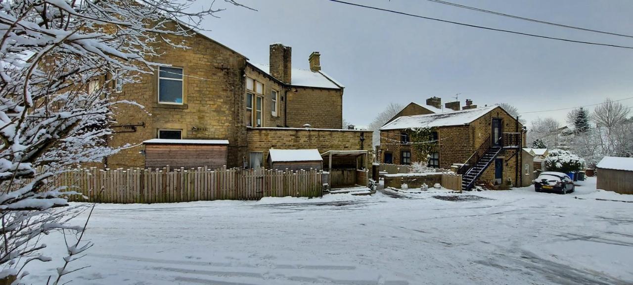 Готель Trawden Arms Community Owned Pub Winewall Екстер'єр фото