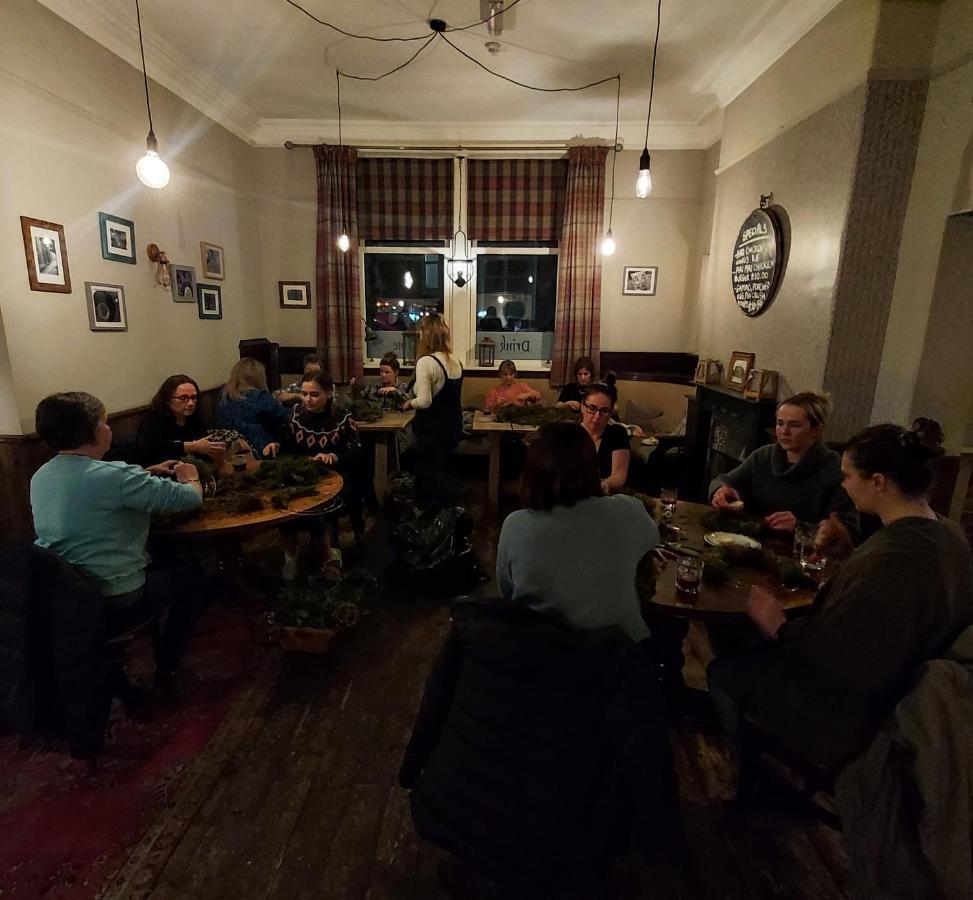 Готель Trawden Arms Community Owned Pub Winewall Екстер'єр фото