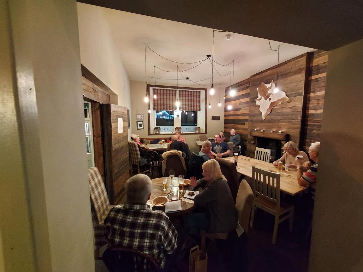 Готель Trawden Arms Community Owned Pub Winewall Екстер'єр фото