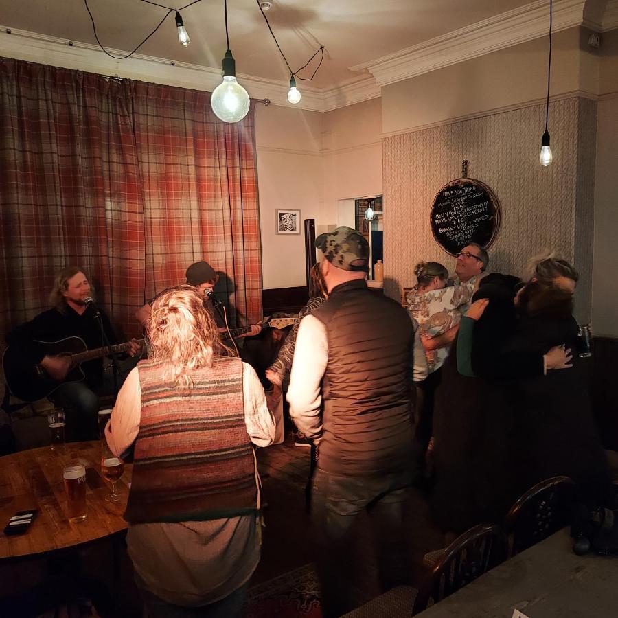 Готель Trawden Arms Community Owned Pub Winewall Екстер'єр фото